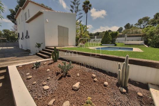 Jardinera y terraza