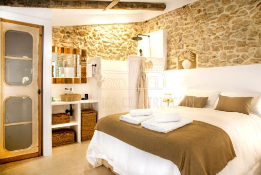 Habitación y baño